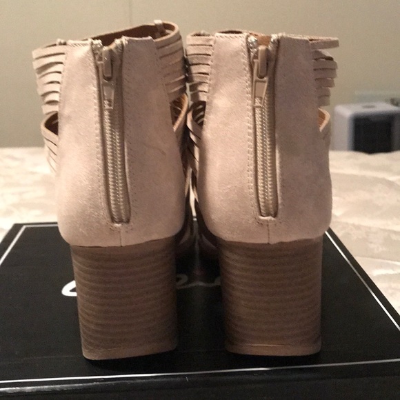 Quipid Khaki cut out Booties - Picture 4 of 6